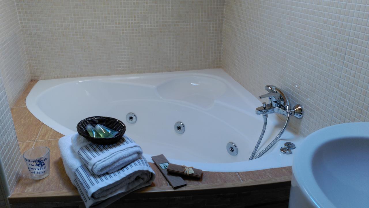 Deluxe Double or Twin Room Spa Bath